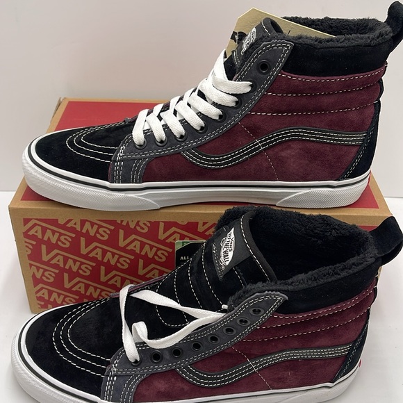 Vans Women’s Sk8-Hi Mte
(Mte) Port Royale/Black
VN0A4BV7XKZ
Boots Sneakers - Picture 2 of 16